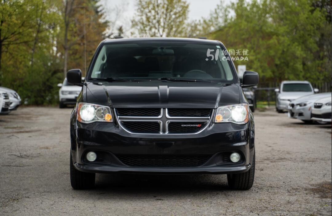 2017 Chrysler Grand Caravan view 1