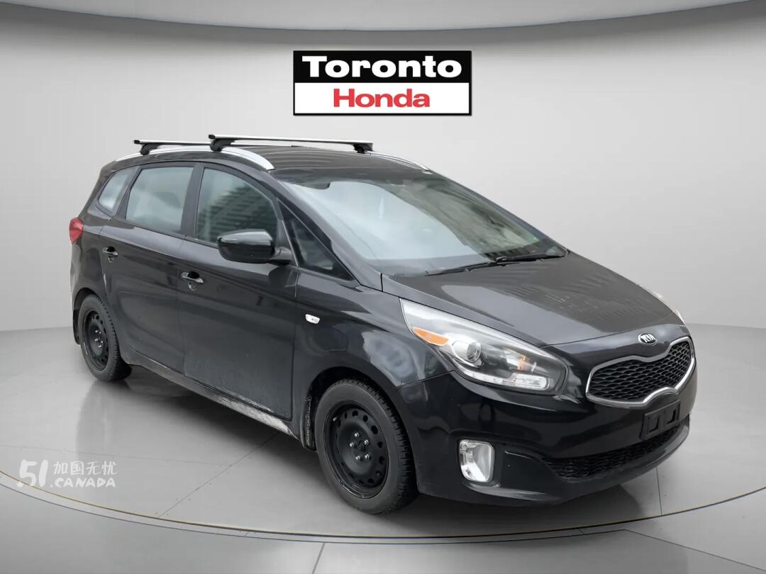 2015 Kia Rondo view 2
