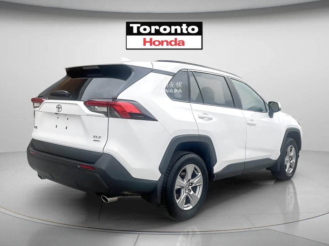 2025 Toyota RAV 4 view 3