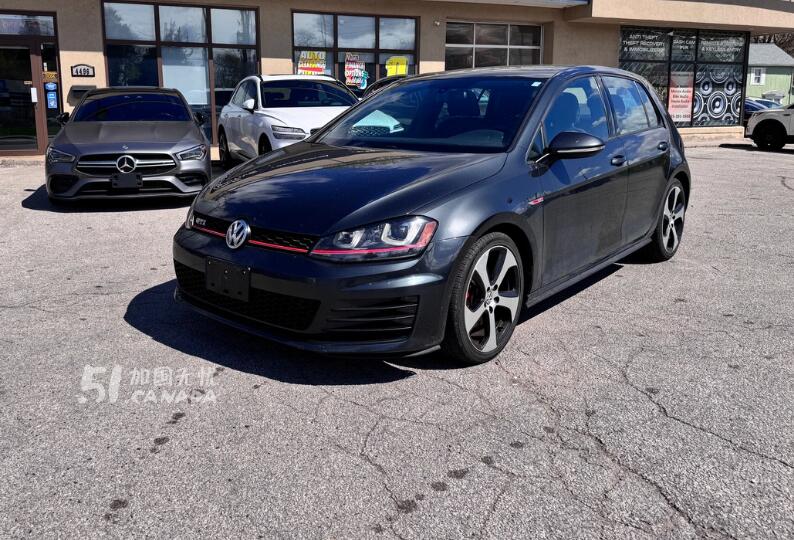 2015 Volkswagen GTI view 1