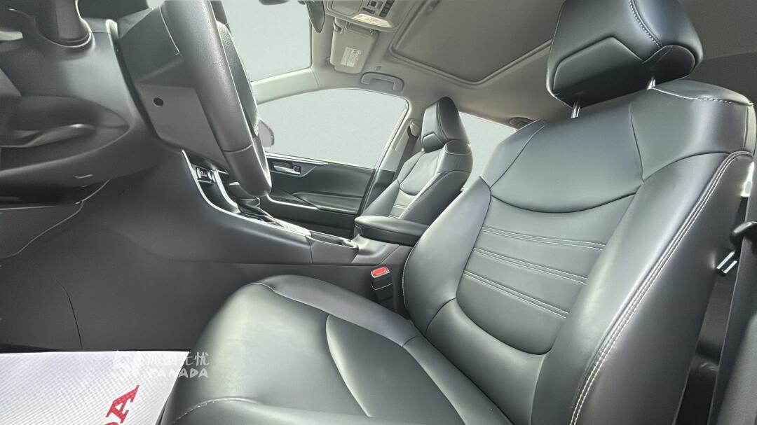 2025 Toyota RAV 4 view 6