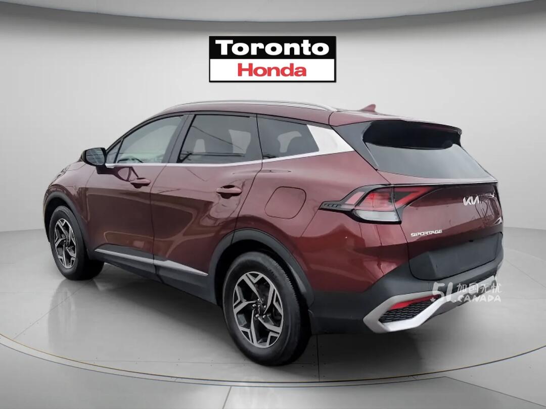 2023 Kia Sportage view 4
