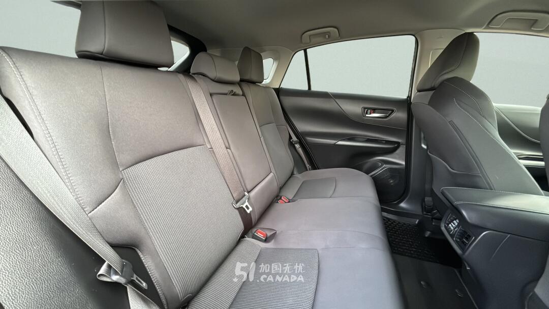 2023 Toyota Venza view 8