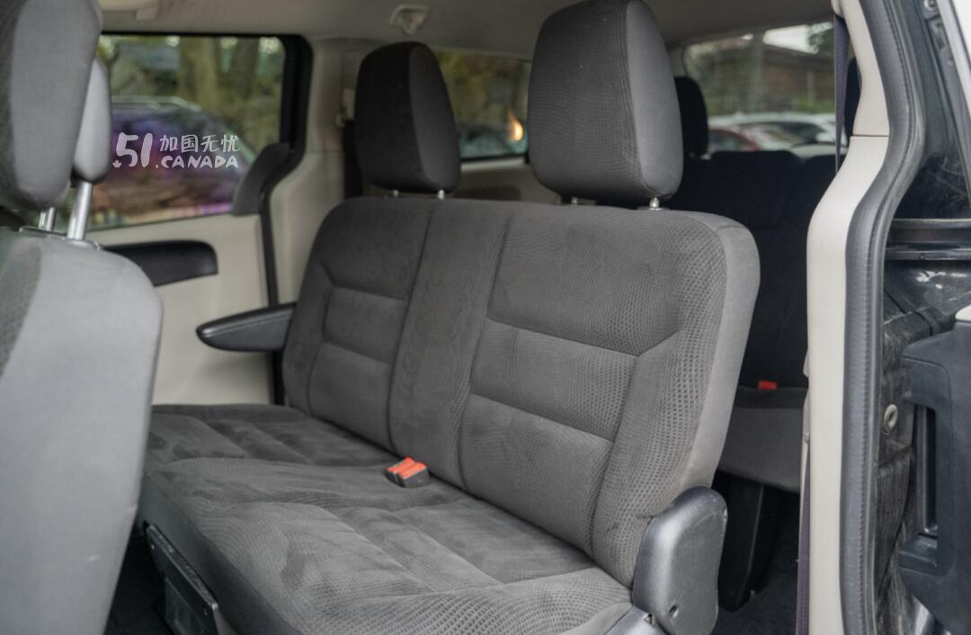 2017 Chrysler Grand Caravan view 2