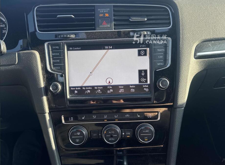 2016 Volkswagen Golf R view 2