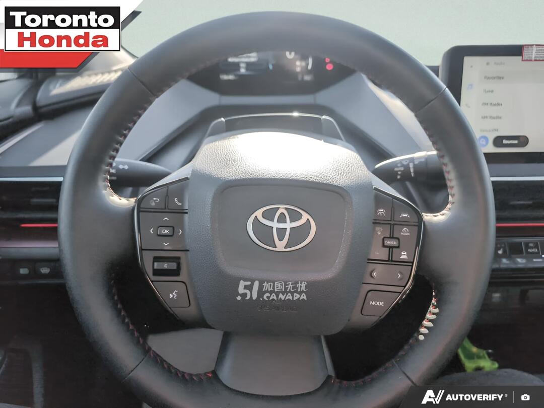 2025 Toyota Prius view 8