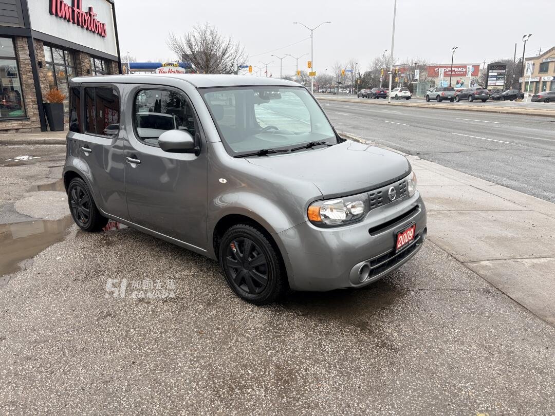 2009 Nissan Cube view 3