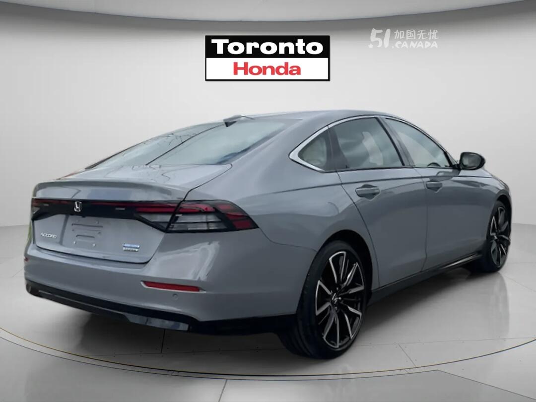 2025 Honda Accord view 4
