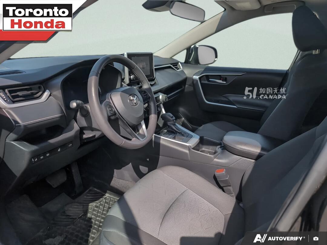 2024 Toyota RAV 4 view 8