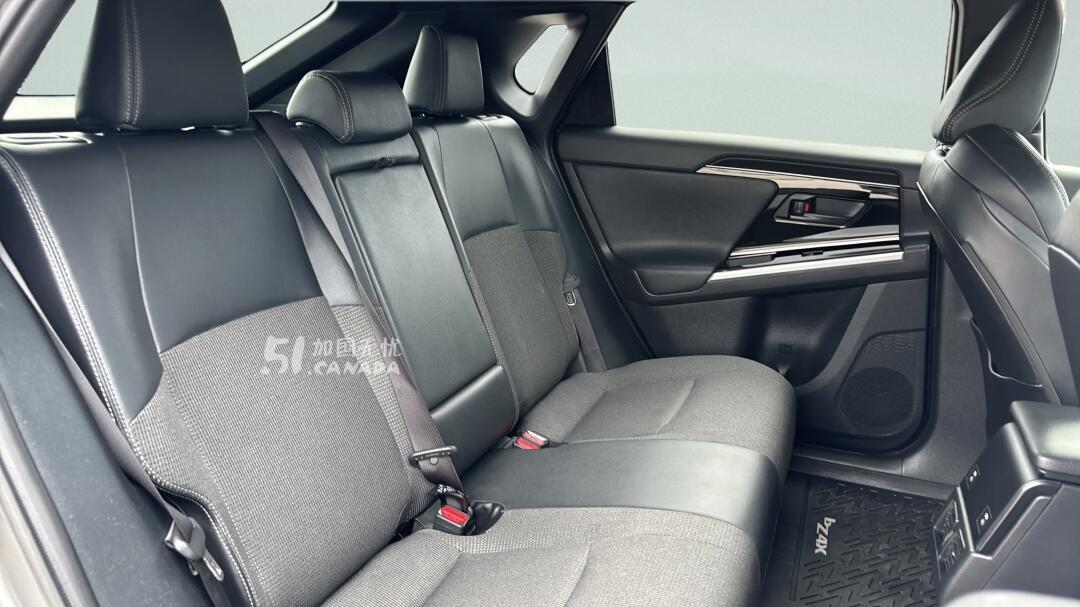 2023 Toyota bZ4X view 7