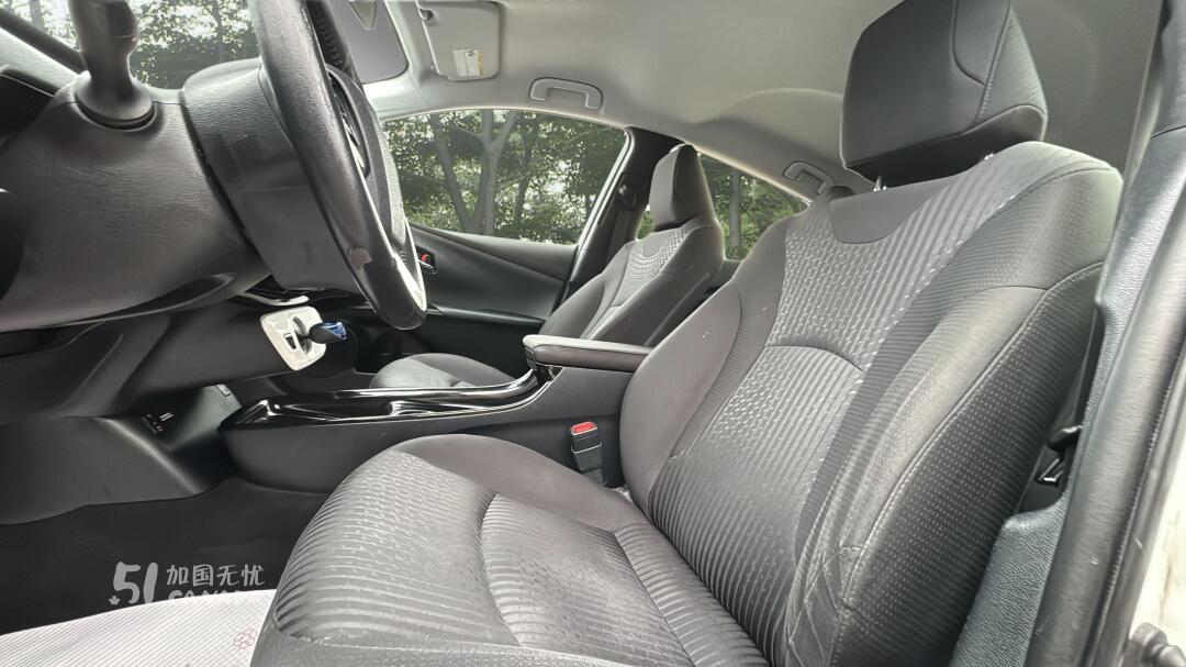 2018 Toyota Prius Prime view 6