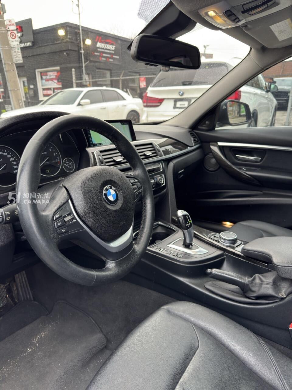 2017 BMW 3 Series view 5