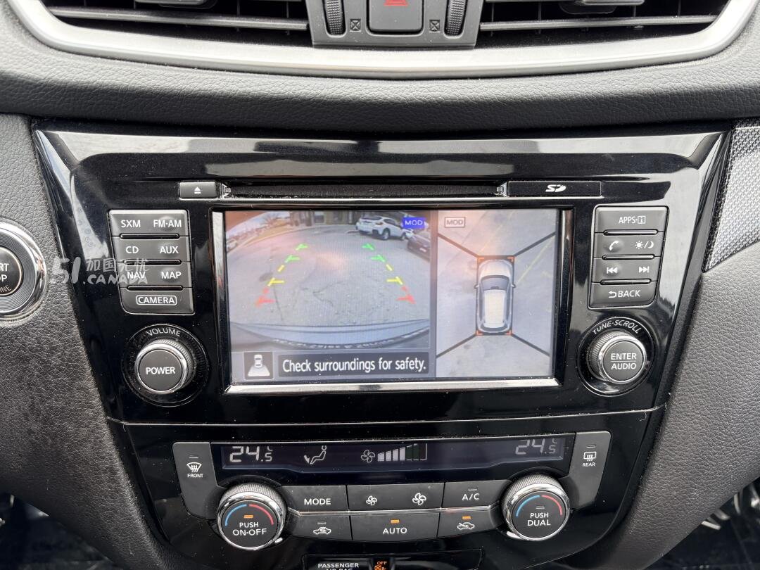 2015 Nissan Rogue view 9