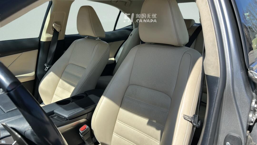 2015 Lexus IS view 5