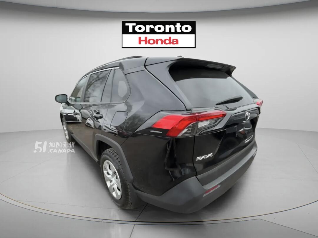 2021 Toyota RAV 4 view 3