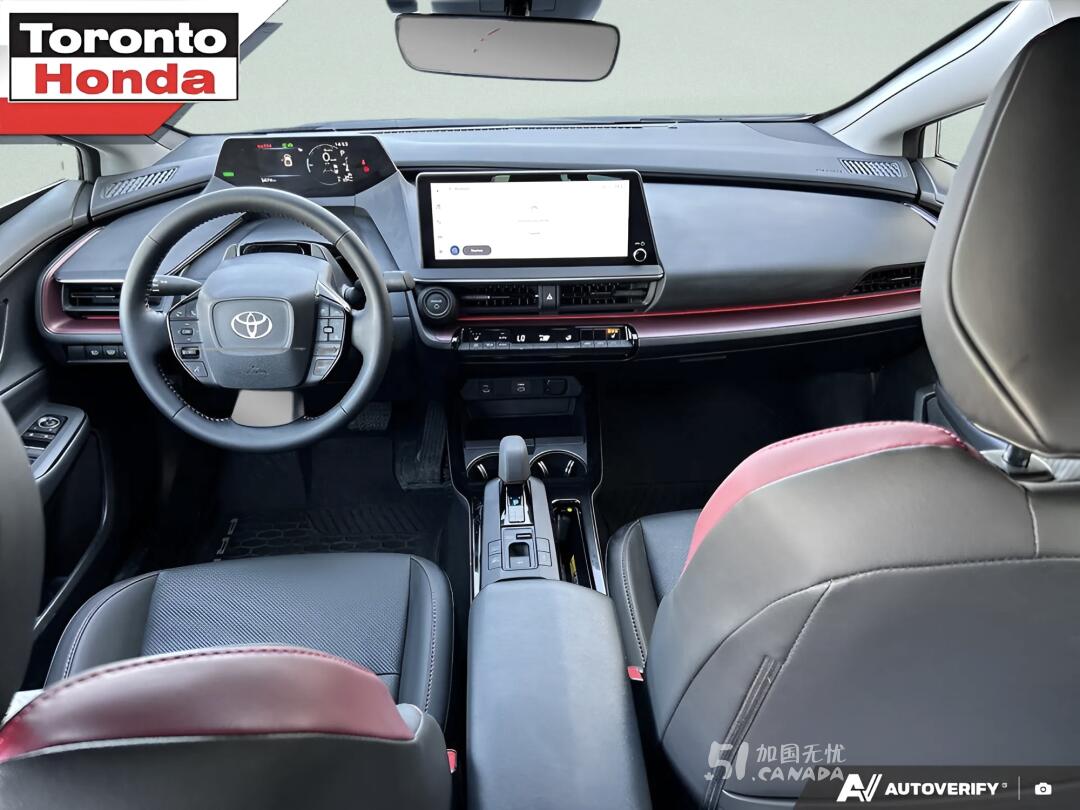 2025 Toyota Prius view 8