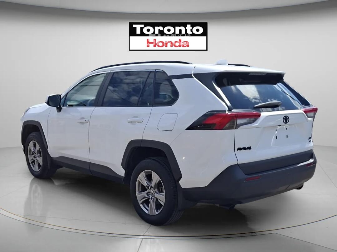2023 Toyota RAV 4 view 3