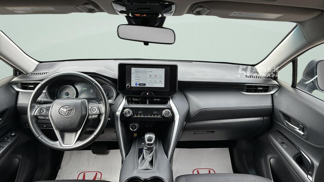 2023 Toyota Venza view 6