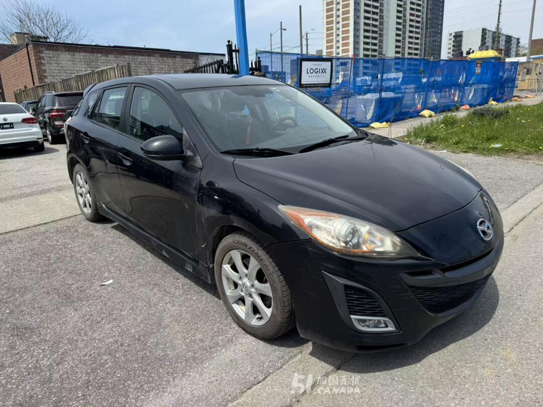 2011 Mazda 3 view 5