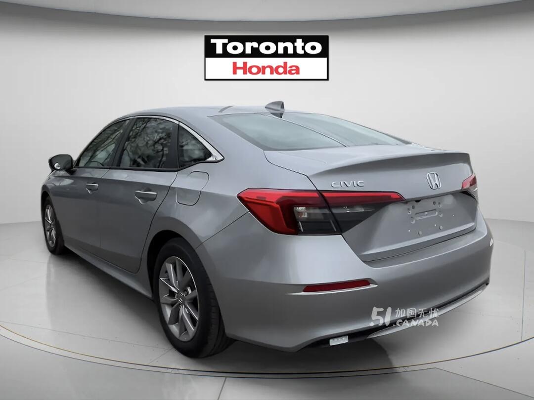 2022 Honda Civic view 4