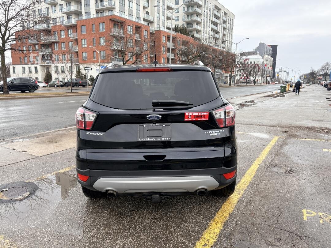 2017 Ford Escape view 6