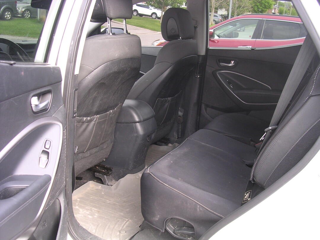 2015 Hyundai Santa Fe view 8