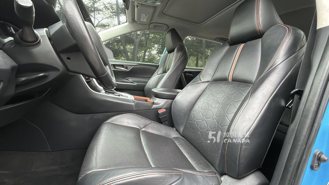 2019 Toyota RAV 4 view 6