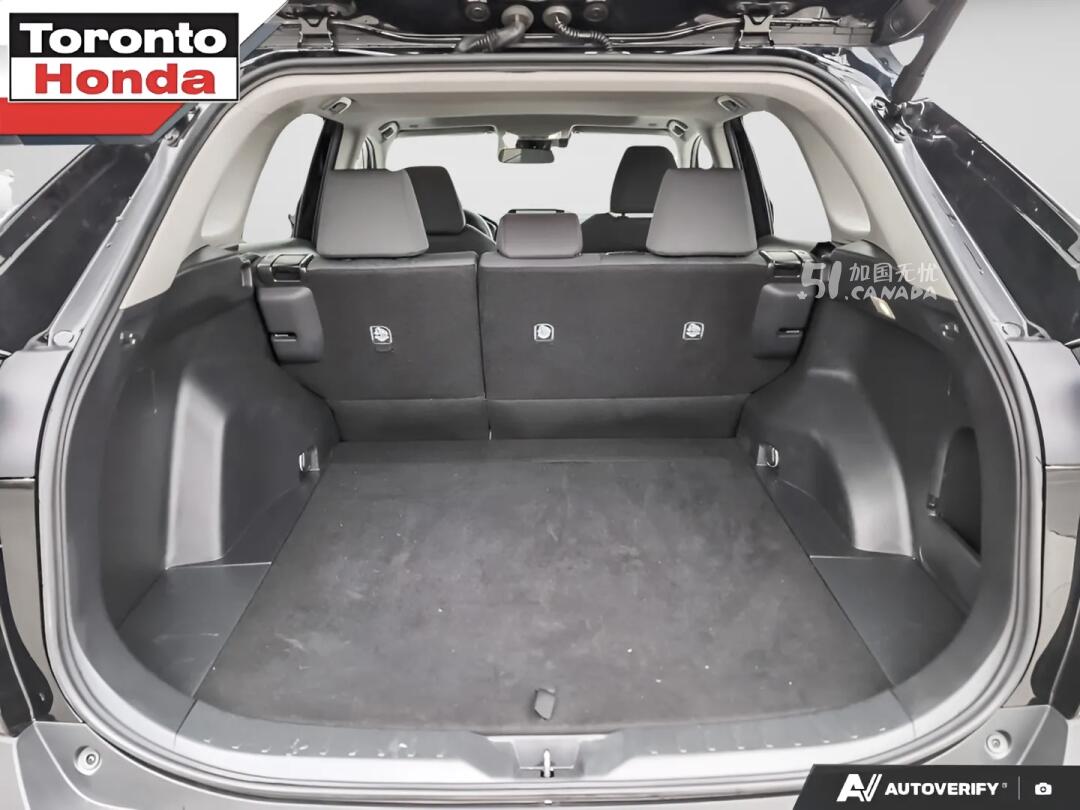 2024 Toyota RAV 4 view 10