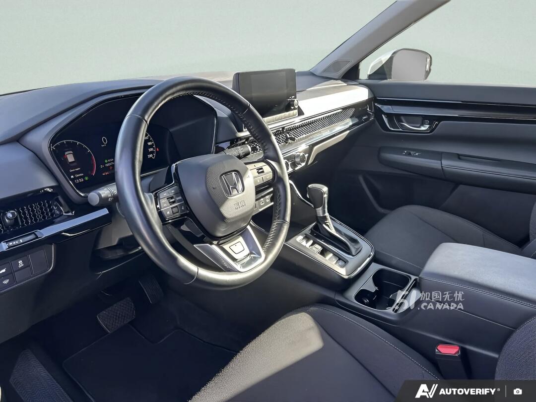 2025 Honda CR-V view 6