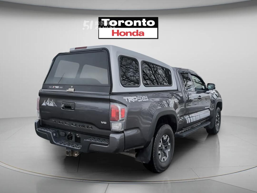 2023 Toyota Tacoma view 4