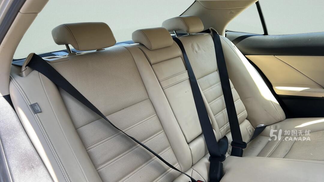 2015 Lexus IS view 7
