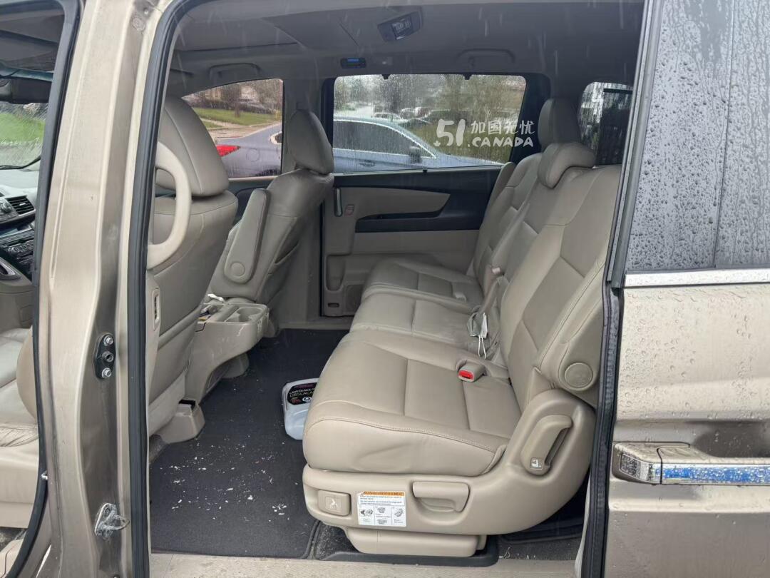 2013 Honda Odyssey view 8