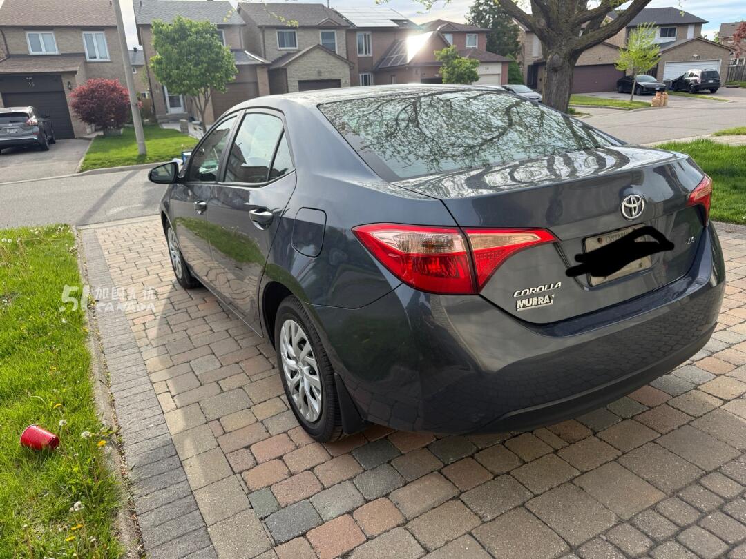 2017 Toyota Corolla view 4