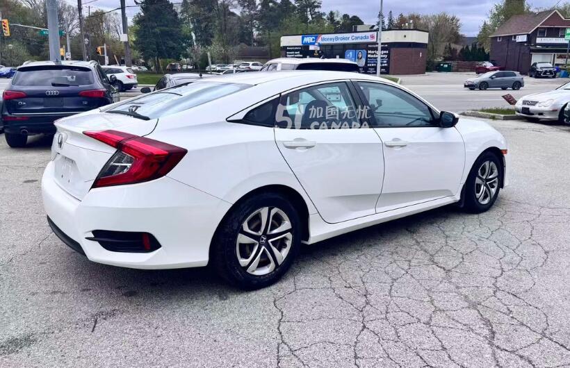 2018 Honda Civic view 3