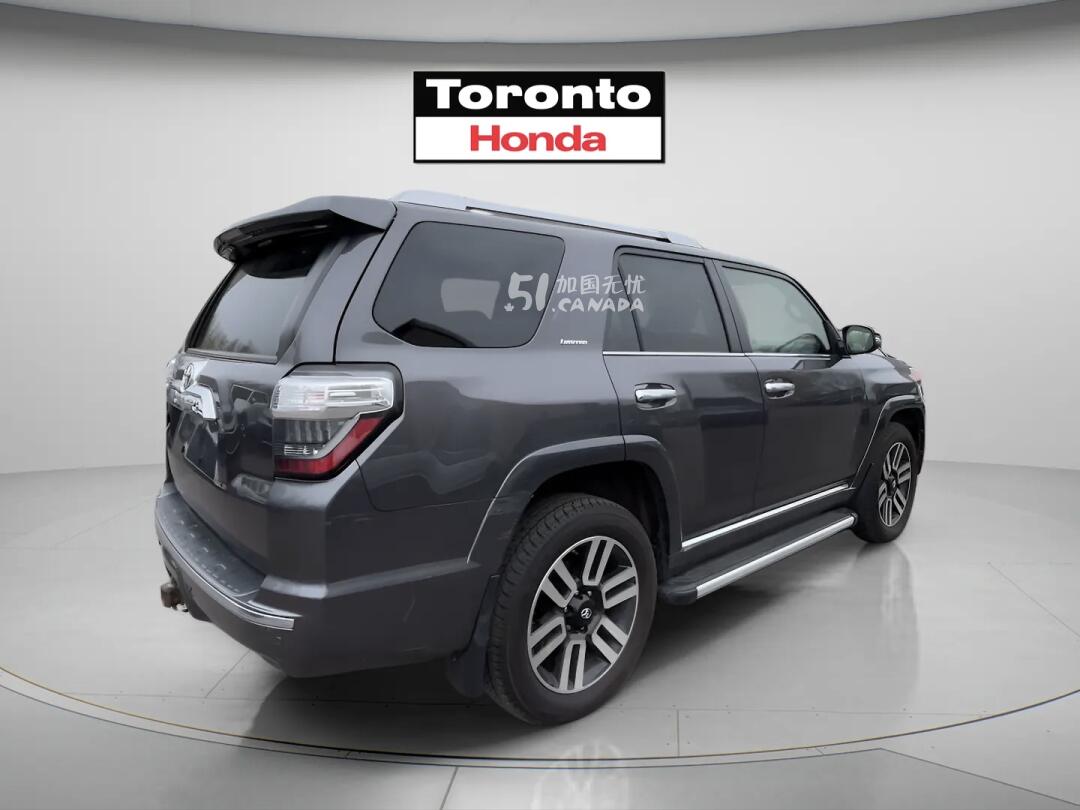 2018 Toyota 4-Runner view 3