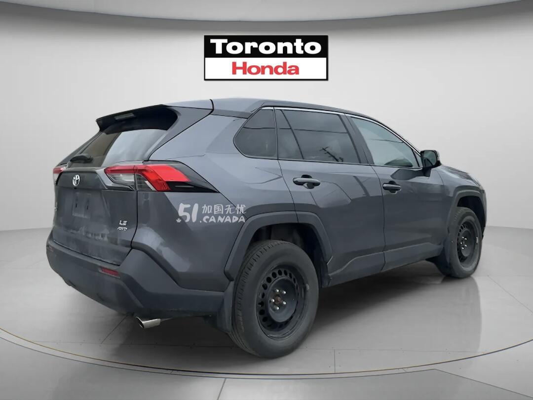 2022 Toyota RAV 4 view 3