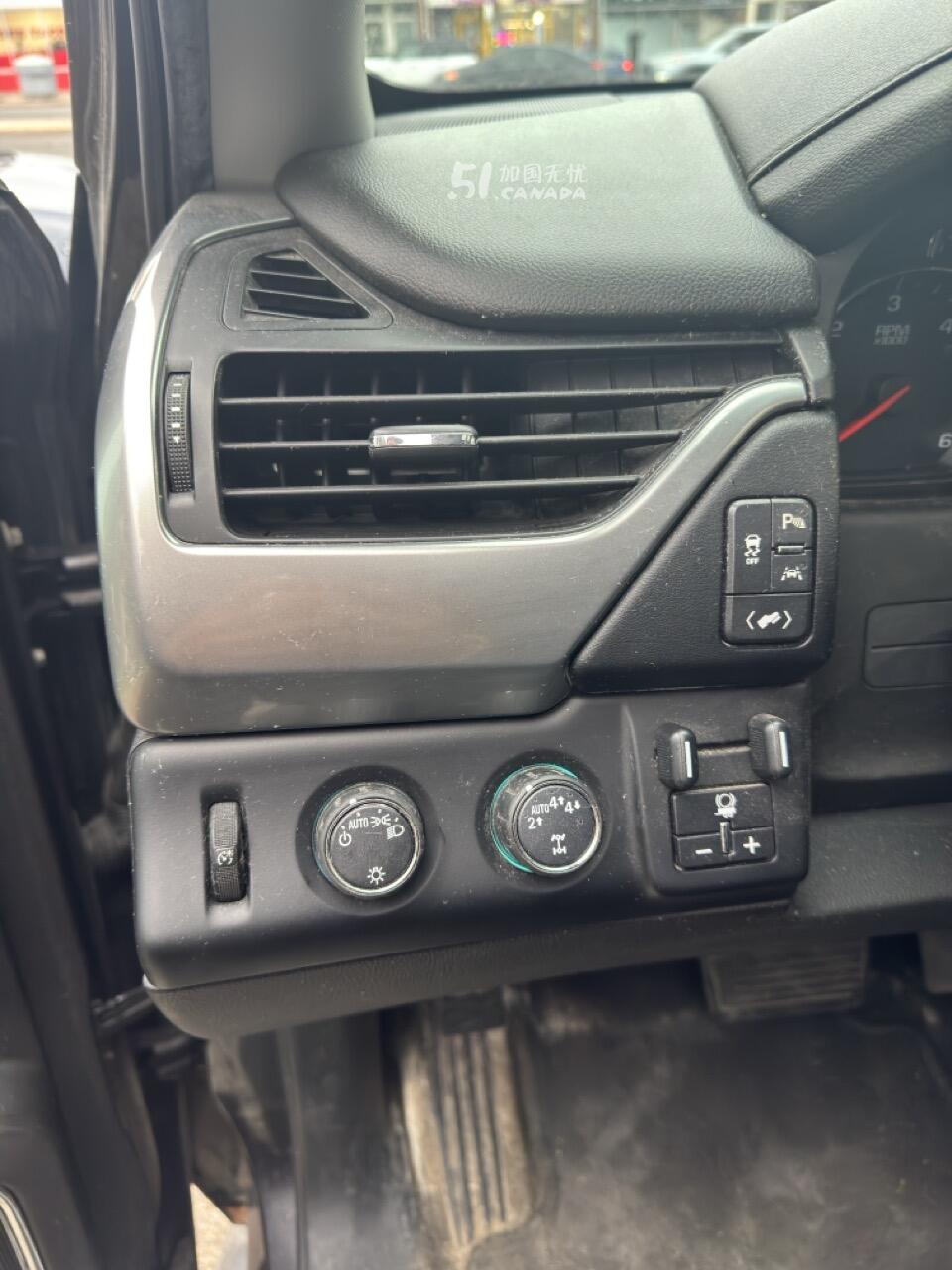 2018 Chevrolet Suburban view 7