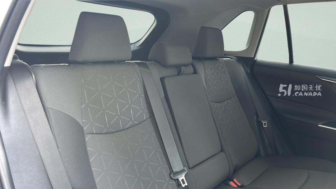 2024 Toyota RAV 4 view 8