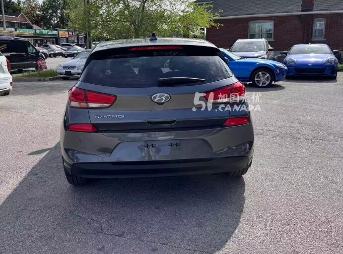 2018 Hyundai Elantra view 5