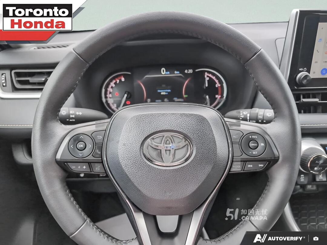 2024 Toyota RAV 4 view 6