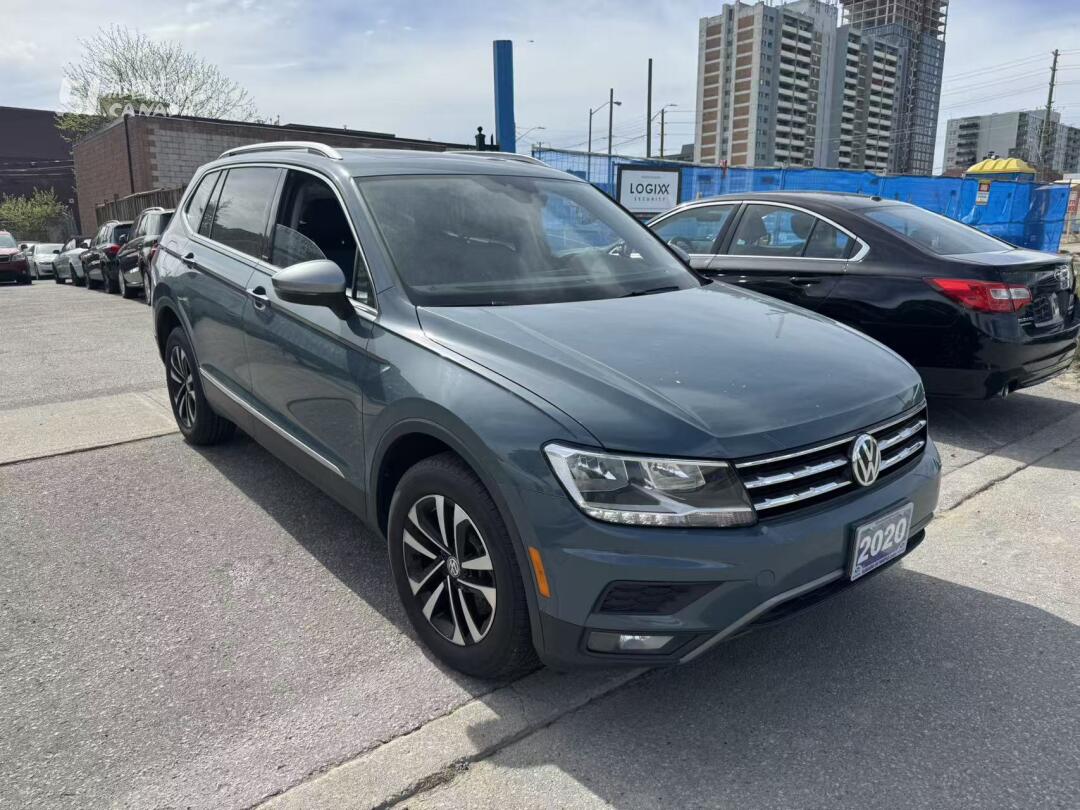 2020 Volkswagen Tiguan view 4
