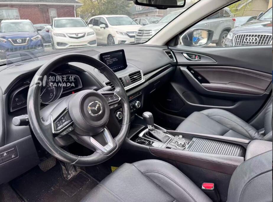 2018 Mazda 3 view 3