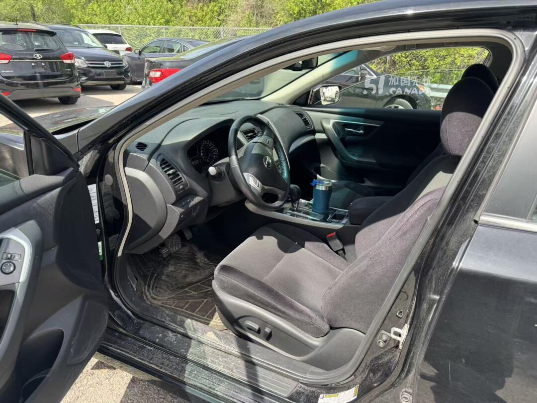 2013 Nissan Altima view 7