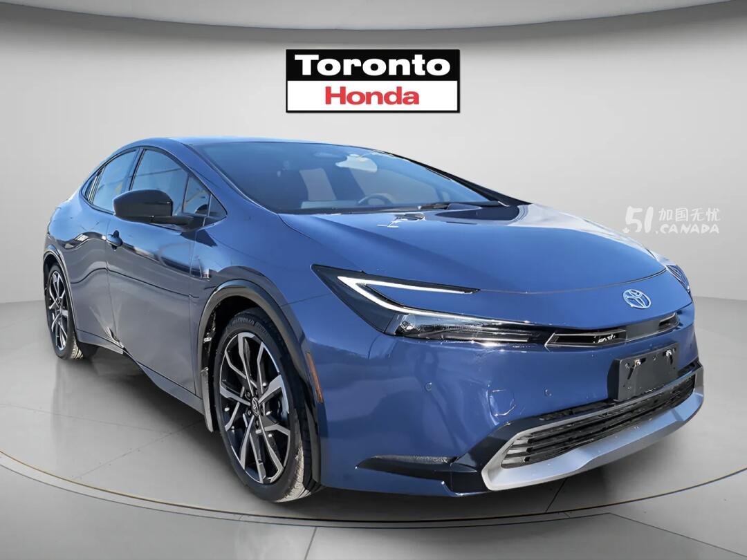 2025 Toyota Prius view 2