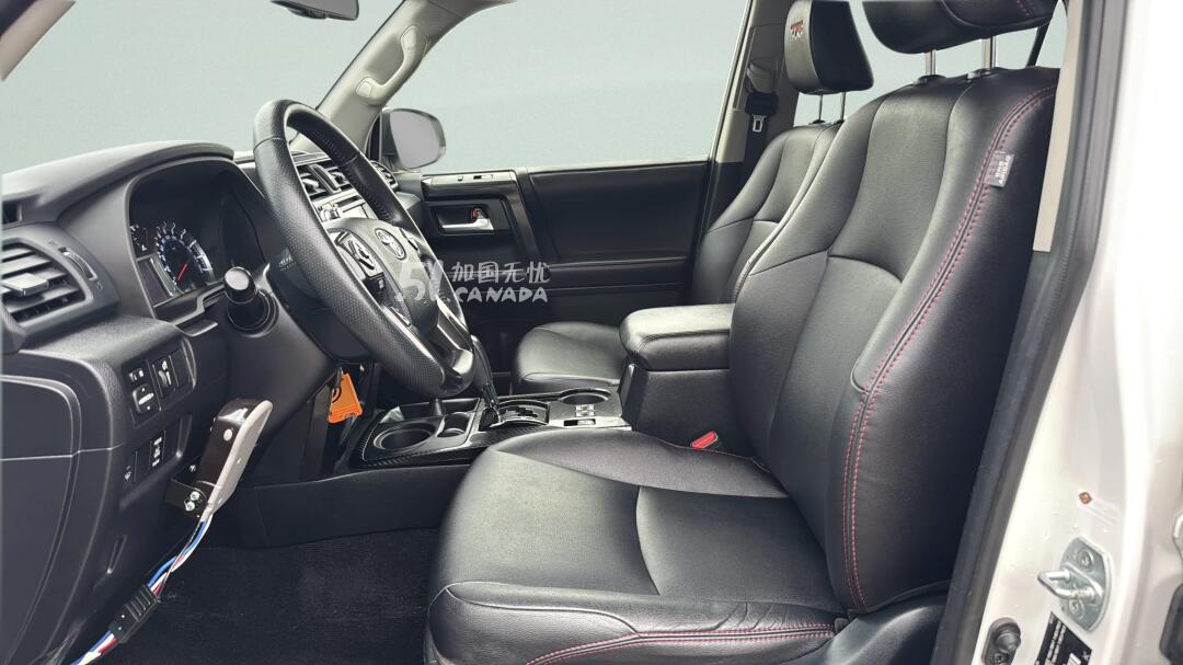 2017 Toyota 4-Runner view 5