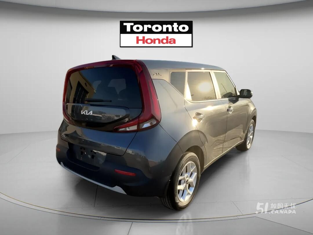 2022 Kia Soul view 4