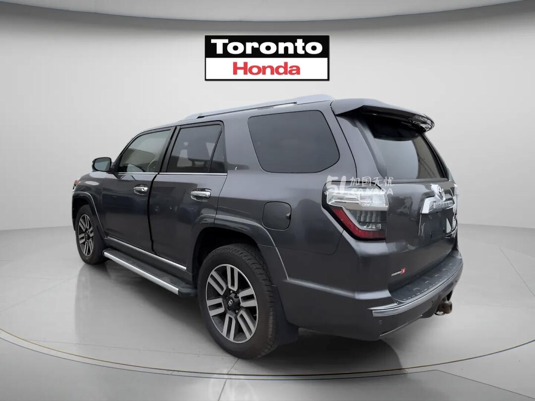 2018 Toyota 4-Runner view 4