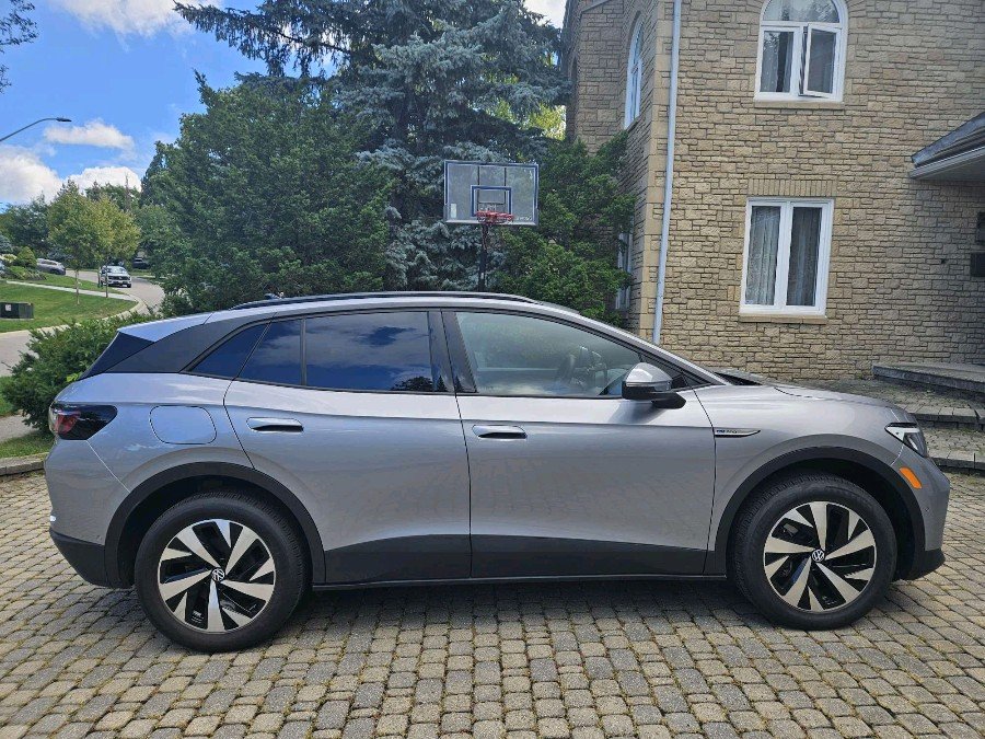 2023 Volkswagen ID.4 view 5