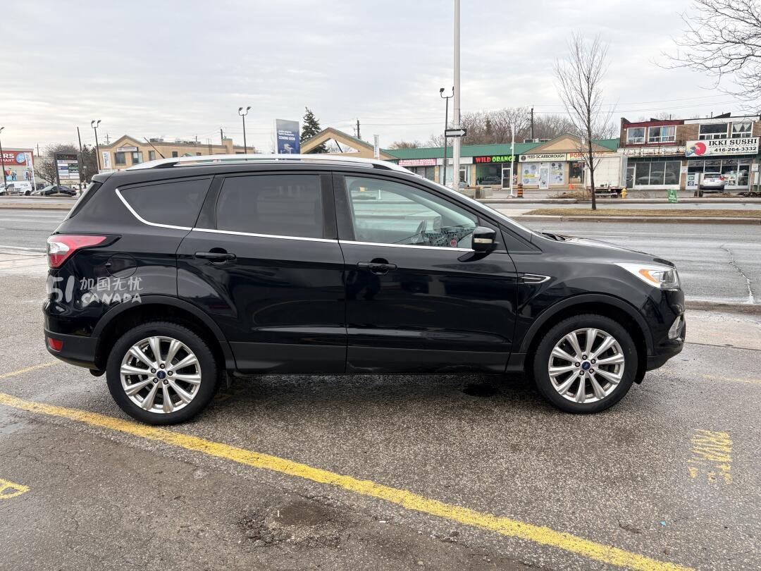 2017 Ford Escape view 4