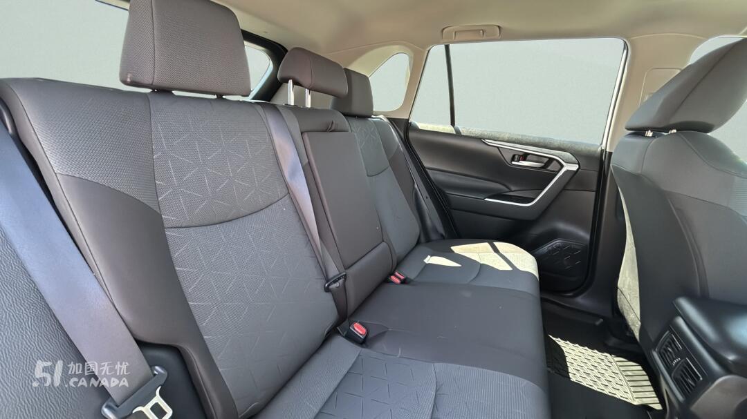 2025 Toyota RAV 4 view 8